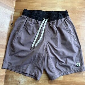 Vuori Men's Kore Shorts, gray , size XS, hybrid athletic shorts